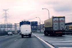 Ud. circula detr�s de la furgo