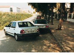 Para estacionar este turismo, 